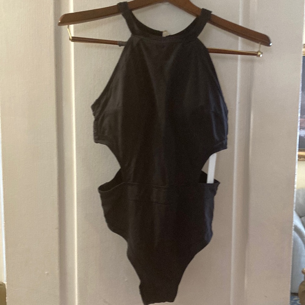 Holipick one piece bathing suit both sides cutout Black Padded bra front Size L